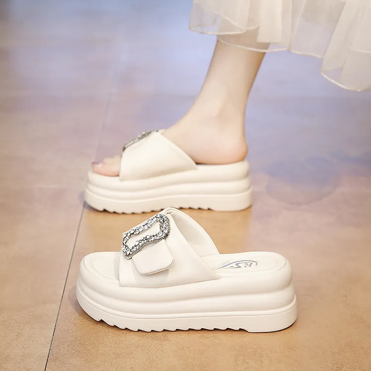 厚底增高拖鞋女夏外穿2025新款百搭仙女风配裙子水钻增高沙滩凉鞋