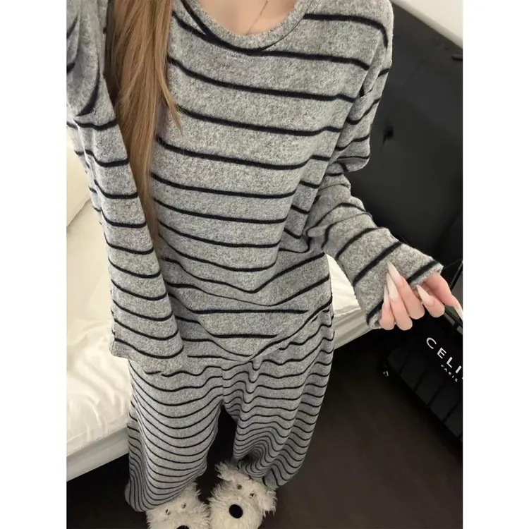 韩系简约灰色条纹德绒睡衣女秋冬季新款保暖宽松可外穿家居服套装