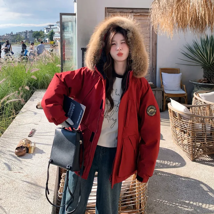 红色时尚工装风大毛领连帽派克羽绒服女2025冬季新款90白鸭绒外套
