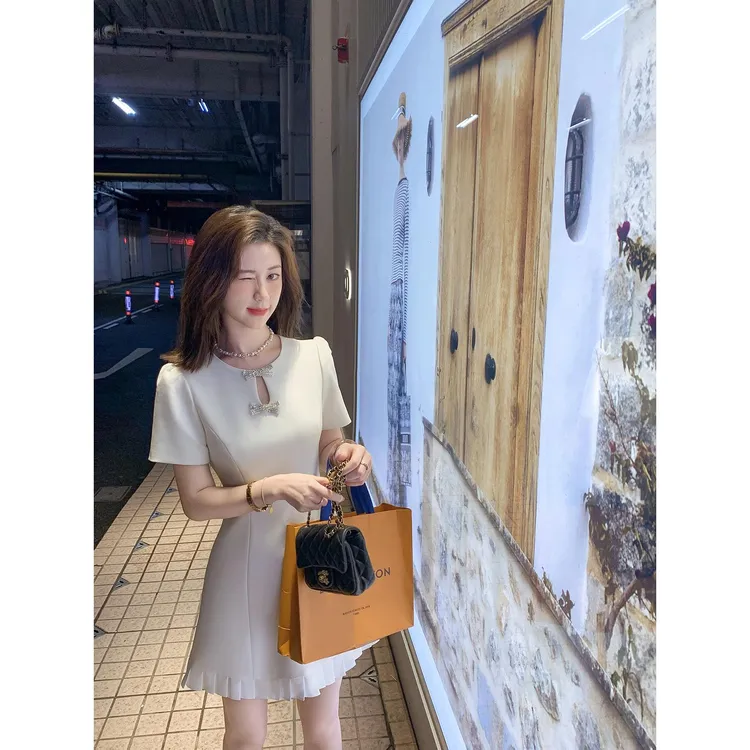 鱼兔子的兔子 小香风镂空连衣裙女夏季新款显瘦高端气质a字短裙子