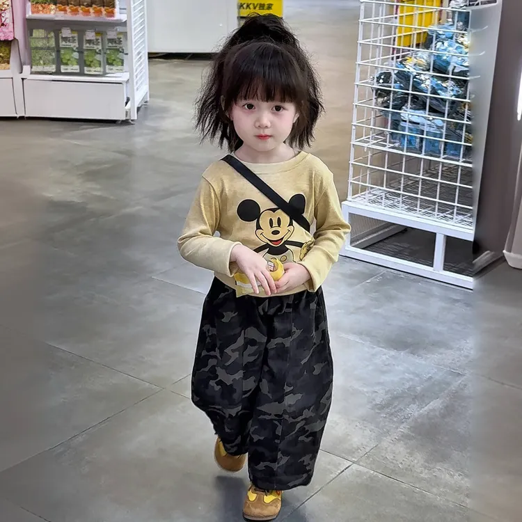 韩国童装2025秋装新款女童套装儿童卡通纯色长袖打底衫迷彩灯笼裤