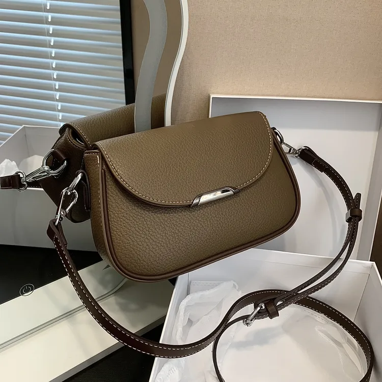 真皮马鞍包高级感2025新款简约单肩斜挎包牛皮豆腐包休闲轻奢女包