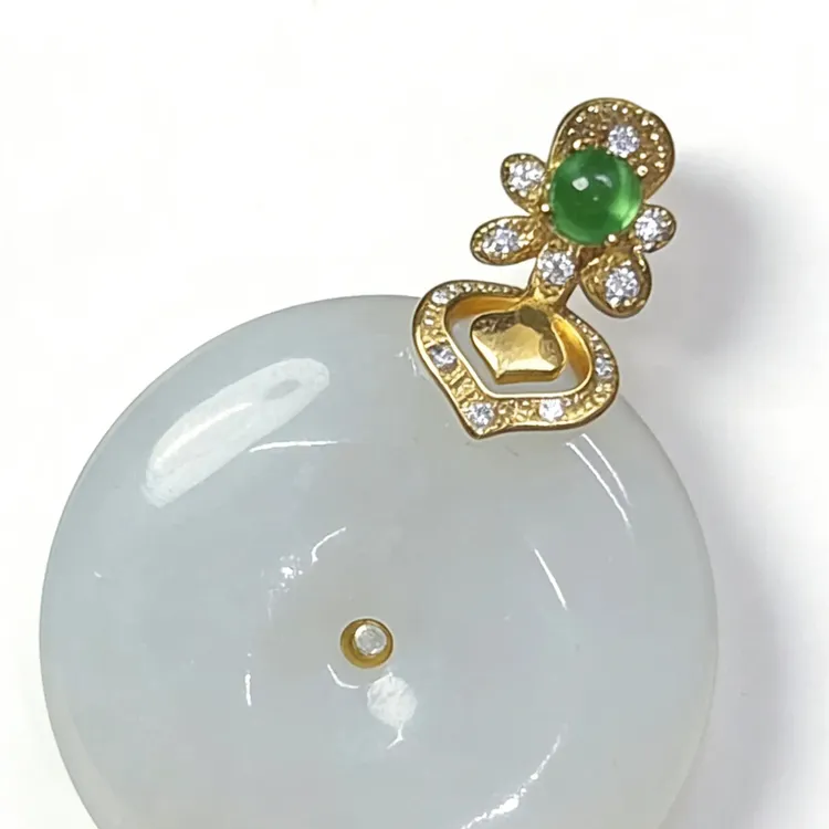 白玉平安扣气质时尚百搭