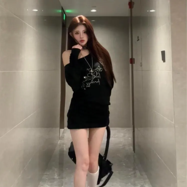 2025夏季新款高品质女装纯欲辣妹风烫钻字母长袖短款包臀裙连衣裙