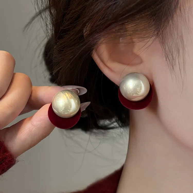 铜合金耳饰 复古红色丝绒珠珠耳钉女高级感轻奢气质耳环秋冬耳饰