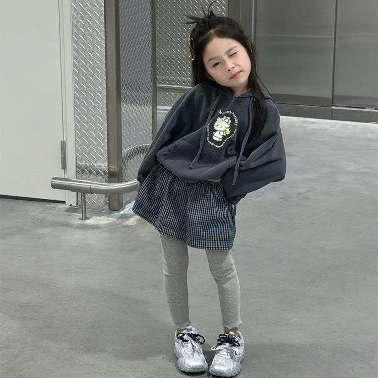 女童秋季2025新款卡通印花连帽卫衣百搭格子屁帘打底裤潮流三件套