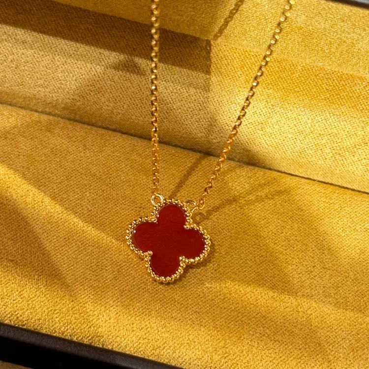 坠链均925银 红色四叶草项链