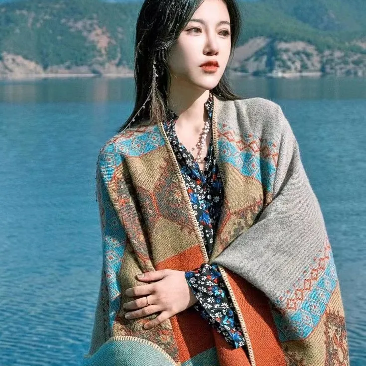 内蒙古厂家直销绵羊毛开叉大披肩空调房保暖外搭秋冬加厚披风斗篷