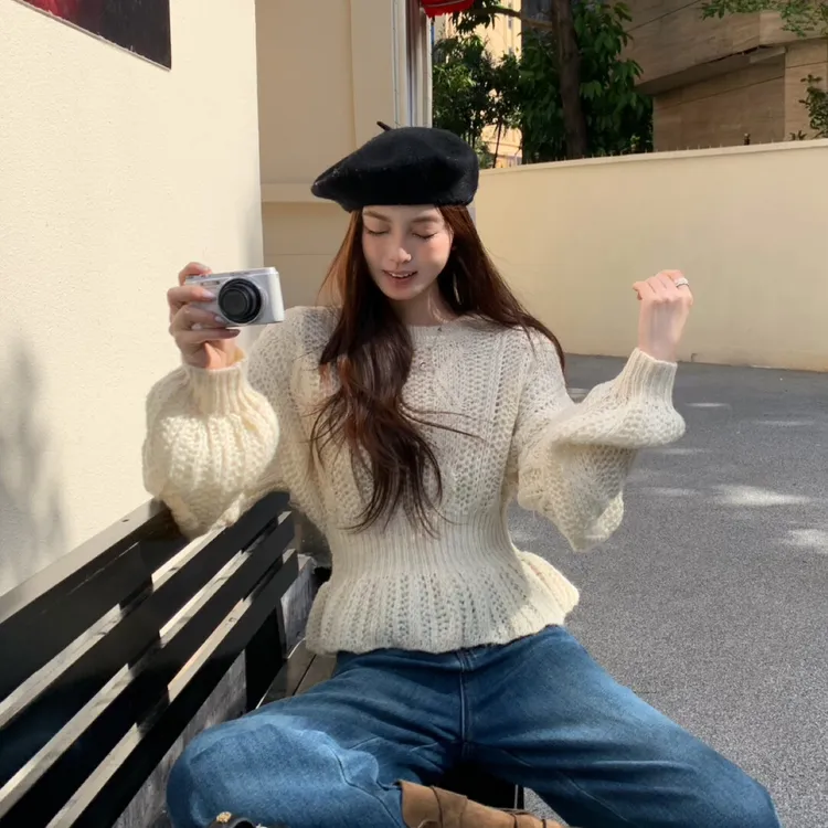 韩系设计感收腰显瘦长袖毛衣温柔气质圆领灯笼袖针织衫