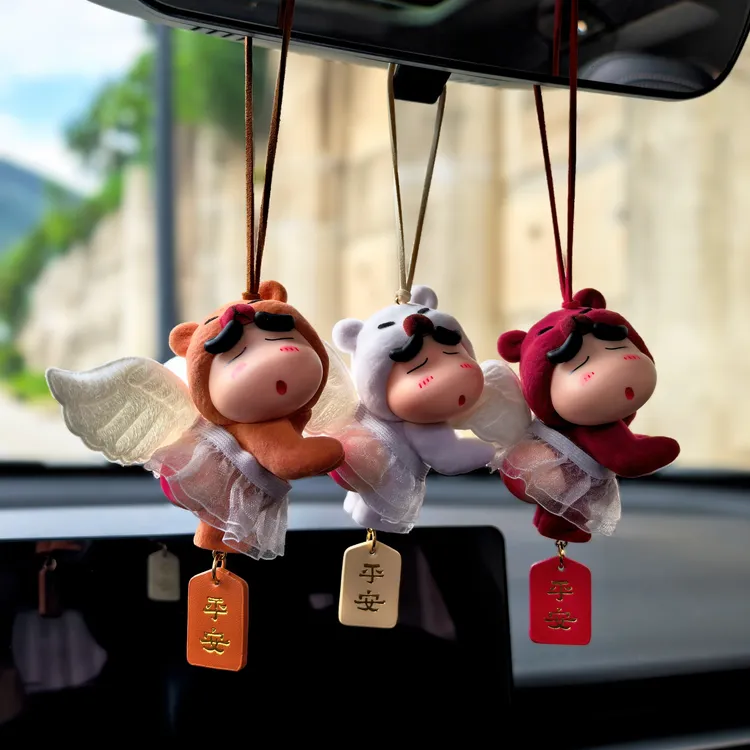 车载摆件植绒可爱屁屁熊蜡笔小新公仔汽车挂件桌面潮玩手办