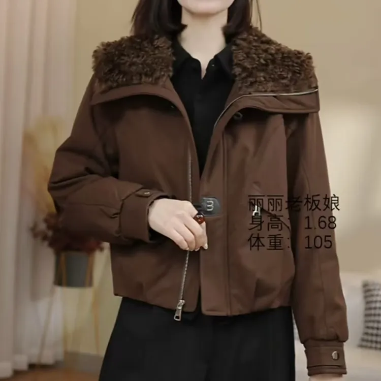 #374【涵宇】免烫简约保暖厚款轻薄宽松型短款拉链韩版女毛领羽绒服