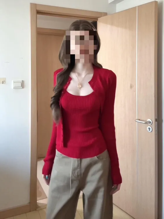 2025早秋新款韩系穿搭红色针织吊带背心开衫搭配休闲裤显瘦三件套