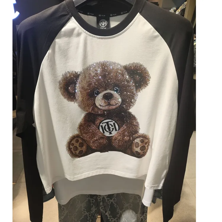 TCH轻奢烫钻工艺时尚卡通小熊长袖T恤T75C08E9017私服tch