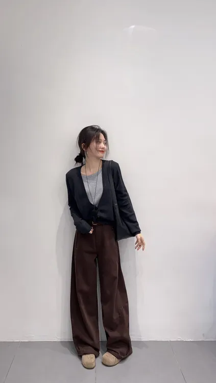 2025秋季新款韩系慵懒风假两件针织长袖女显瘦上衣毛衣阔腿裤套装