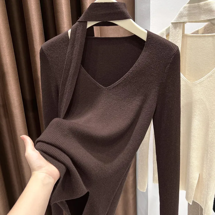 咖色飘带设计长袖针织衫小众下摆开叉上衣女秋冬季新款V领打底衫