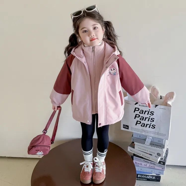 女童冲锋衣秋冬装2025新款女宝三合一可拆卸加厚外套儿童时髦上衣