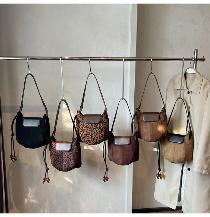 新款麂皮绒复古南瓜水桶包时尚百搭单肩斜挎包小众通勤女包