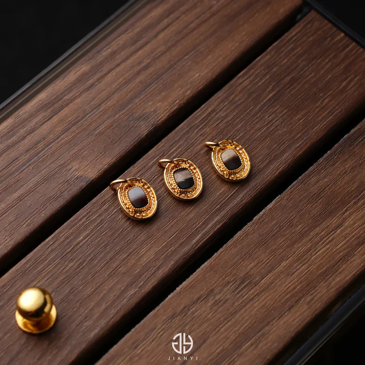 【见一文玩】藏传珠改镶嵌黑白牙黄镶蚀线珠侧挂吊坠文玩配饰 JY130