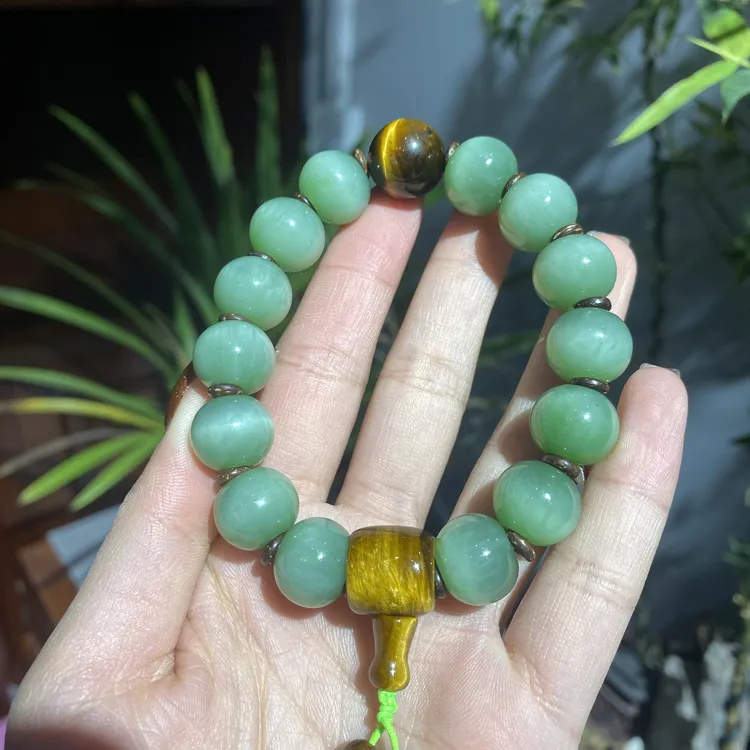 【董小姐推荐】和田玉碧玉粉青猫眼手串 