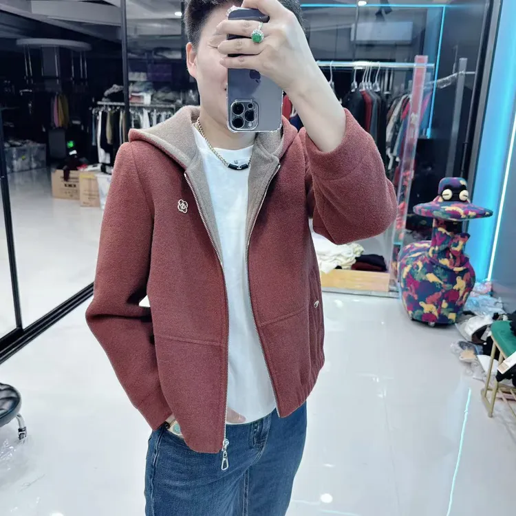 品牌优质尼高级连帽外套2565美丽