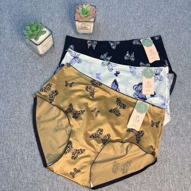 6662  金色蝴蝶中高腰缎面无痕含蚕丝大包臀内裤