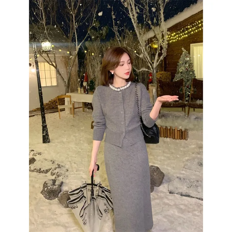 气质小香风毛衣两件套女秋冬新款重工钉珠高腰半身裙显瘦针织套装