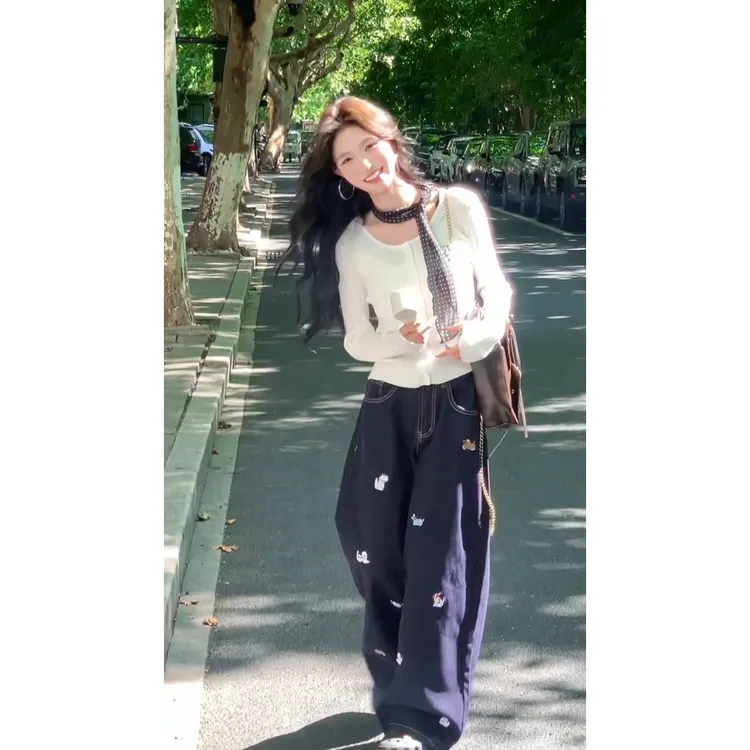 MARIE.COCO白色打底针织衫上衣女深蓝色宽松牛仔直筒裤秋季两件套