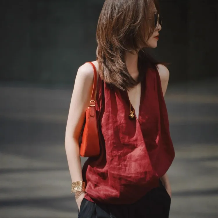 法式别致绝美上衣夏气质时髦洋气高级感轻奢减龄红色无袖亚麻衬衫