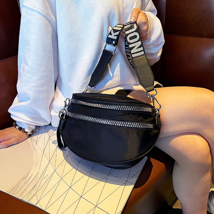 新款2025时尚印花轻便尼龙布单肩包女包马鞍包小众设计洋气斜挎包