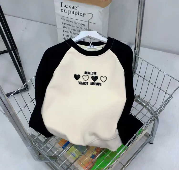 宽松刺绣拼色加绒秋冬休闲百搭韩版长袖卫衣黑色圆领春秋桃心图形