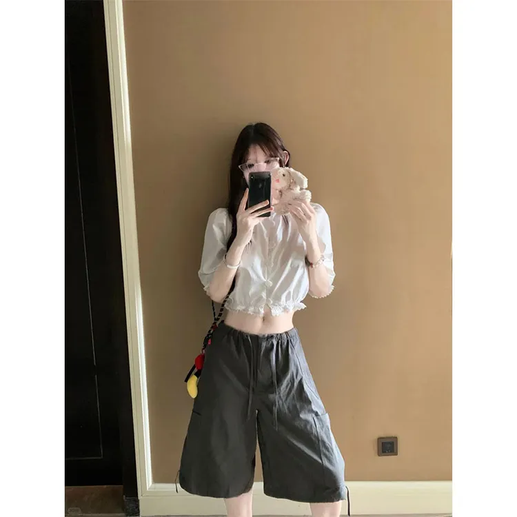 简约风时尚小众设计款修身显瘦穿搭短款上衣2025夏季休闲百搭短裤