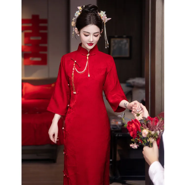 红色新中式旗袍2024新款敬酒服新娘年轻款晨袍订婚礼服高级感秋冬