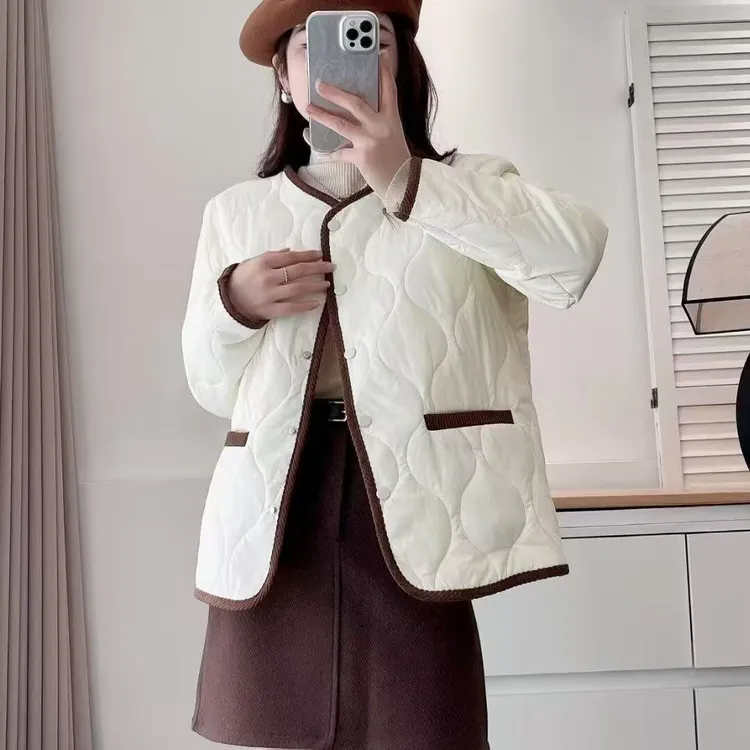 小清新翻领棉服女2025年新款秋冬设计时尚百搭修身短款坎肩大码