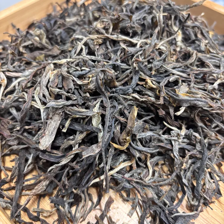 2025年石雨布朗山普洱茶生茶