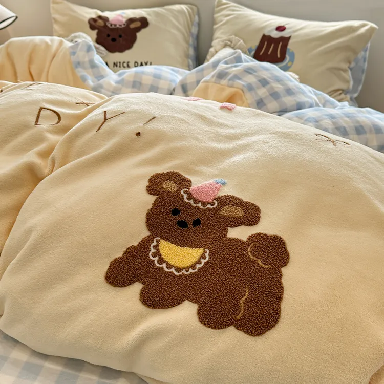 【朵罗塔】冬季保暖牛奶绒床上四件套双面绒可爱布丁狗2025被套床单