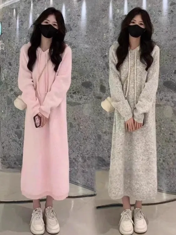 慵懒风高级感时尚连帽针织连衣裙女秋冬小个子宽松显瘦打底毛衣裙