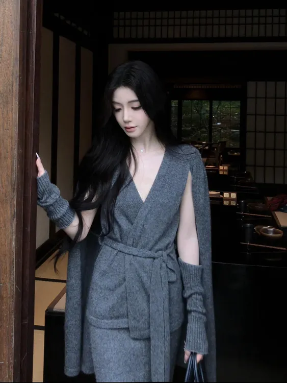 【名伶千金】大美女感！高级感斗篷披肩两件套针织修身包臀裙半身裙