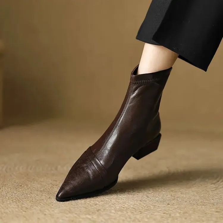 川都真皮~小尖头复古低跟短靴羊皮透气后拉链秋冬时装靴显瘦女士