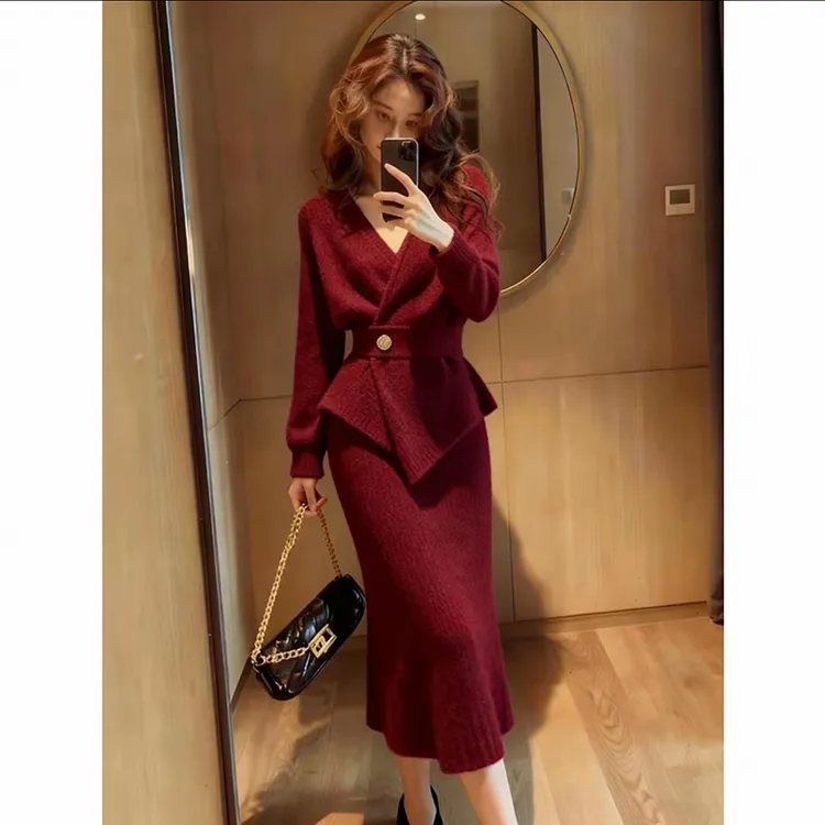 御姐巨好看一整套冬季红色收腰V领毛衣漂亮裙套装女气质新年战袍