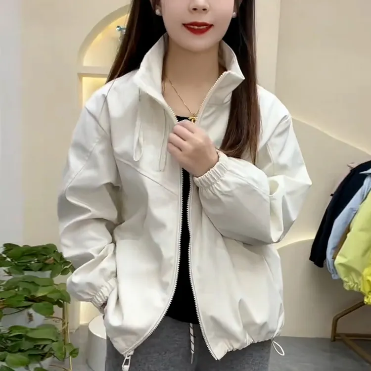 小个子简约时尚短款冲锋衣外套女2025年春秋新款宽松洋气百搭上衣