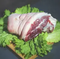 【农村猪肘子顺丰发货】东北现杀土猪猪肘子
