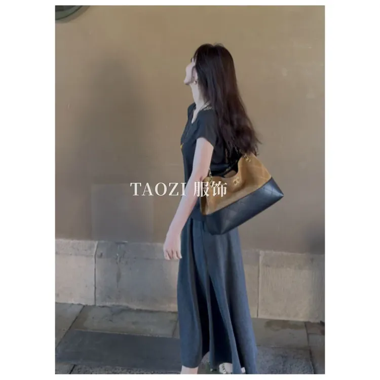 【现货秒发】 09055 秋季新款松紧腰半身裙弹力提臀藏肉A字长裙