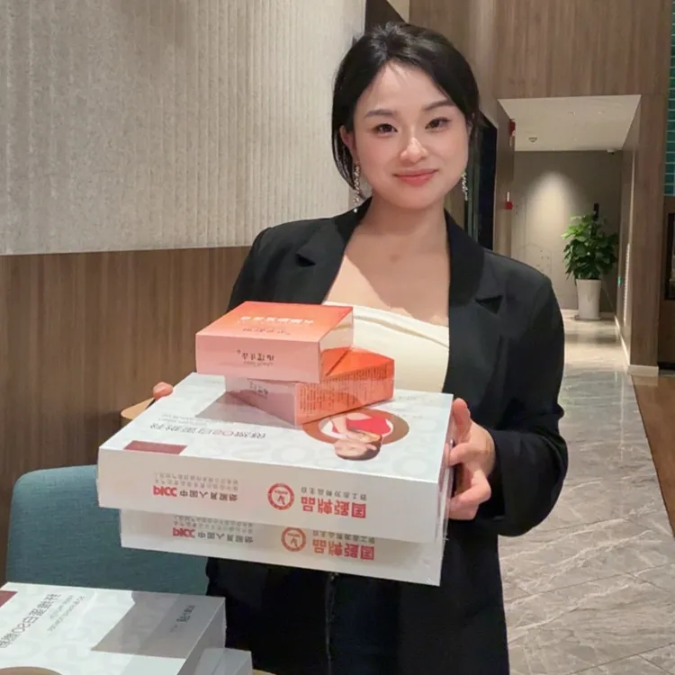 伊漾年华品牌的纤维蛋白SO燃粉营养代餐早餐奶咖固体饮料