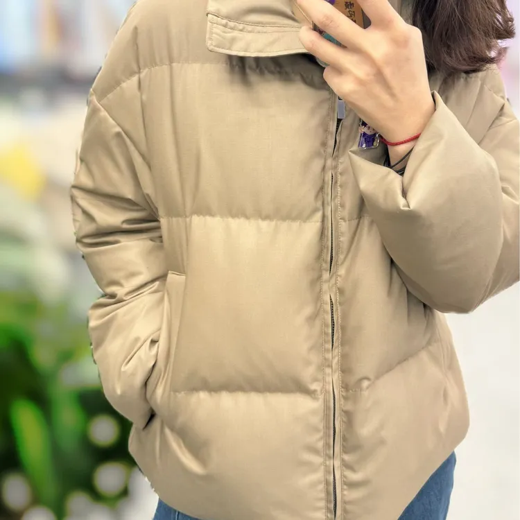 女士外贸禾家黑色卡其色简约显瘦立领蓬松轻盈保暖舒适短款羽绒服