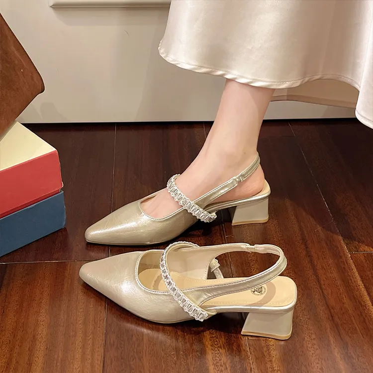 气质粗跟后空玛丽珍鞋女2025新款配裙子女鞋中跟尖头法式浅口凉鞋