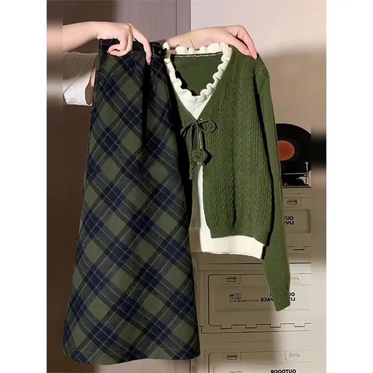 绿色假两件针织毛衣套装连衣裙子女早秋季小个子韩系穿搭格纹长裙
