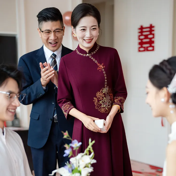 紫色年轻款喜婆婆喜妈妈婚宴装2025新款夏装婚礼服装婚庆连衣裙女