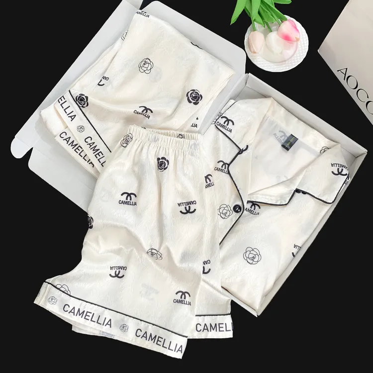 【小香山茶花】冰丝短袖带胸垫睡衣女夏薄款三件套可外穿家居服套装