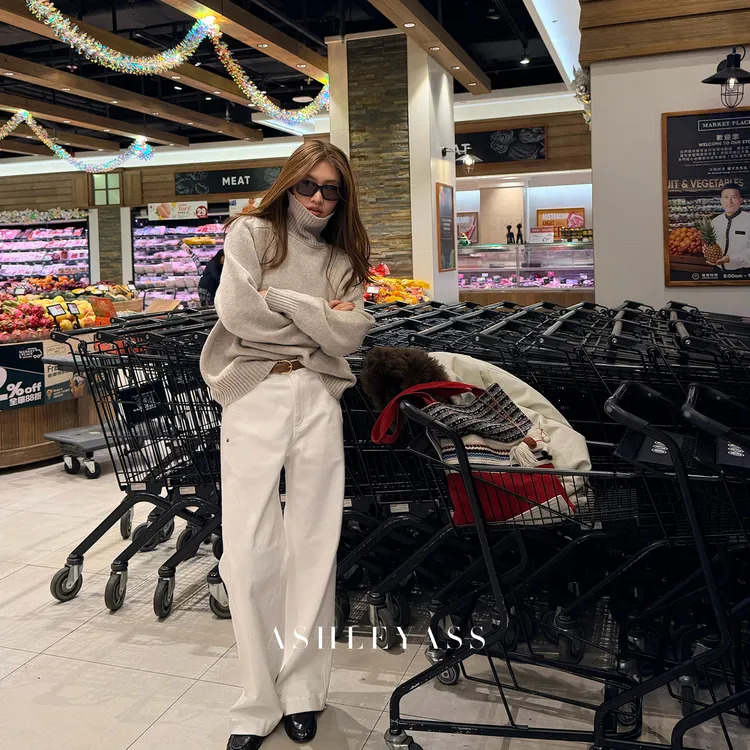 【ASHLEYASS】“高弹腰带直筒牛仔”金属装饰扣显瘦牛仔裤LSK251879S