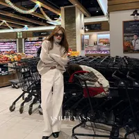 【ASHLEYASS】“高弹腰带直筒牛仔”金属装饰扣显瘦牛仔裤LSK251879S